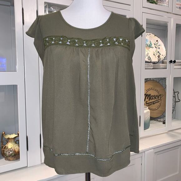 Sweet Wanderer Olive Green Flutter Sleeve Top Sz Medium - Picture 1 of 5